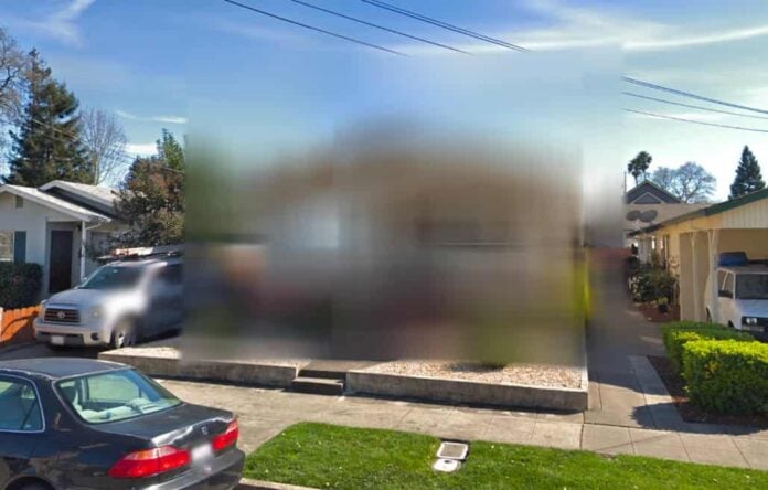 Blurring a home on Google Maps using privacy tools for Street View removal
