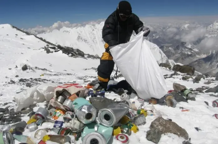Mount Everest as garbage yard